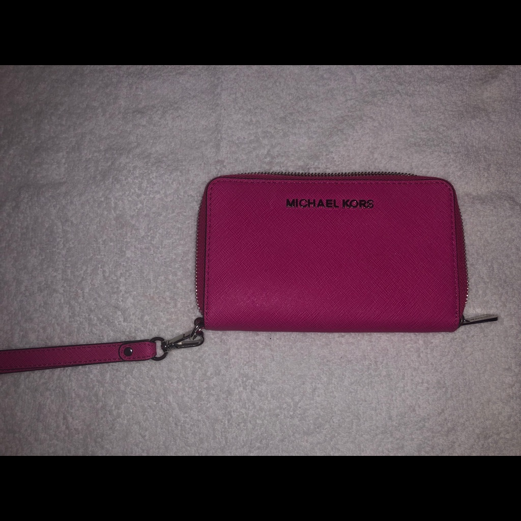 Michael Kors Wristlet Brand New Michael Kors Wristlet Brand New